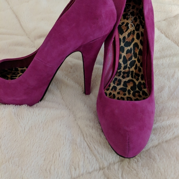 Aldo Suede Fuchsia pumps - Picture 3 of 4